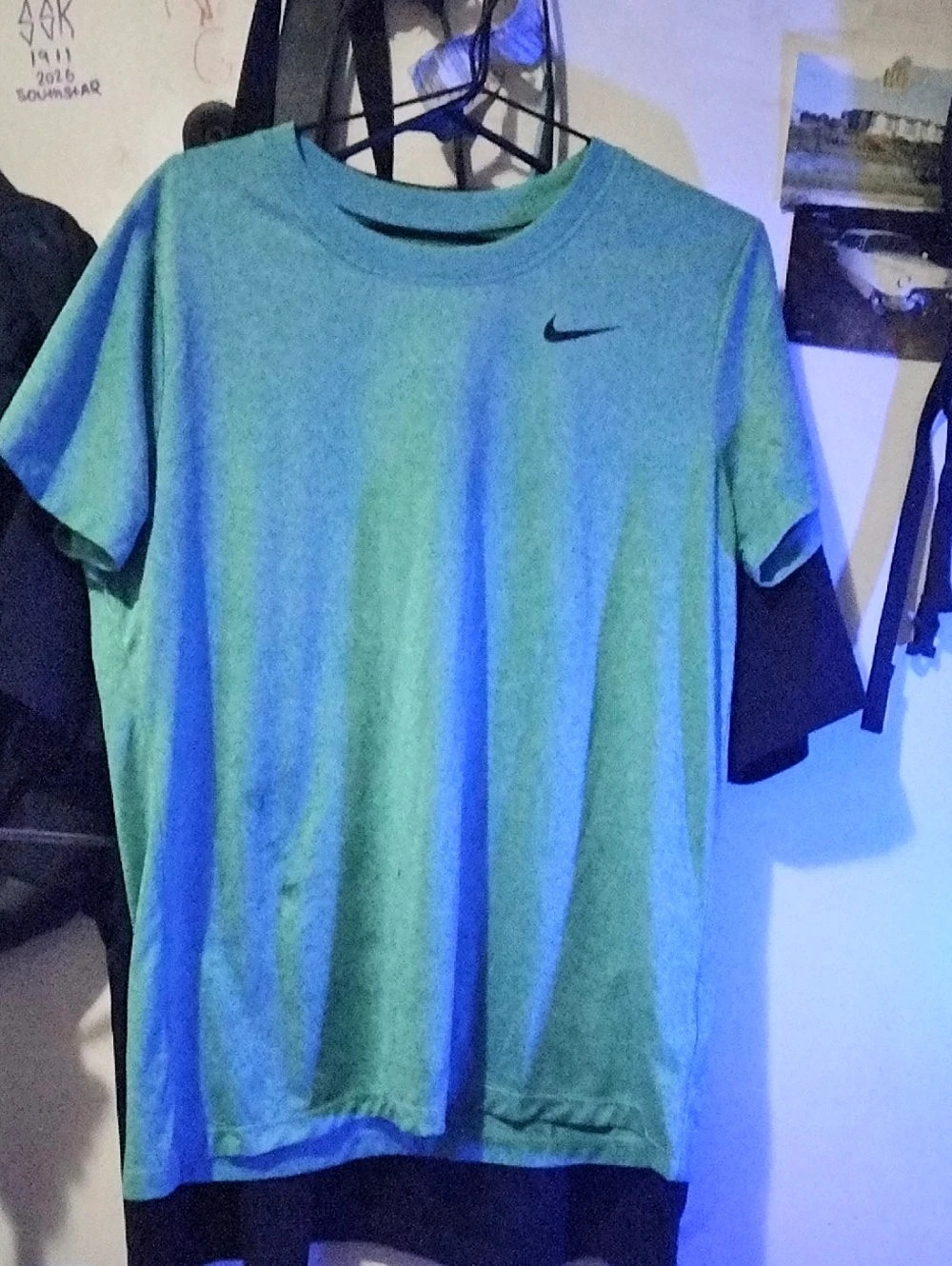 Nike The Nike Tee Dri-FIT Short Sleeve Tee Green with matching hat size Large